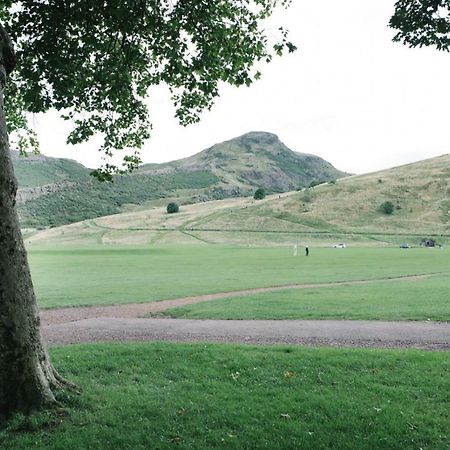 אדינבורו Beautiful City Centre Apartment - Holyrood Park מראה חיצוני תמונה